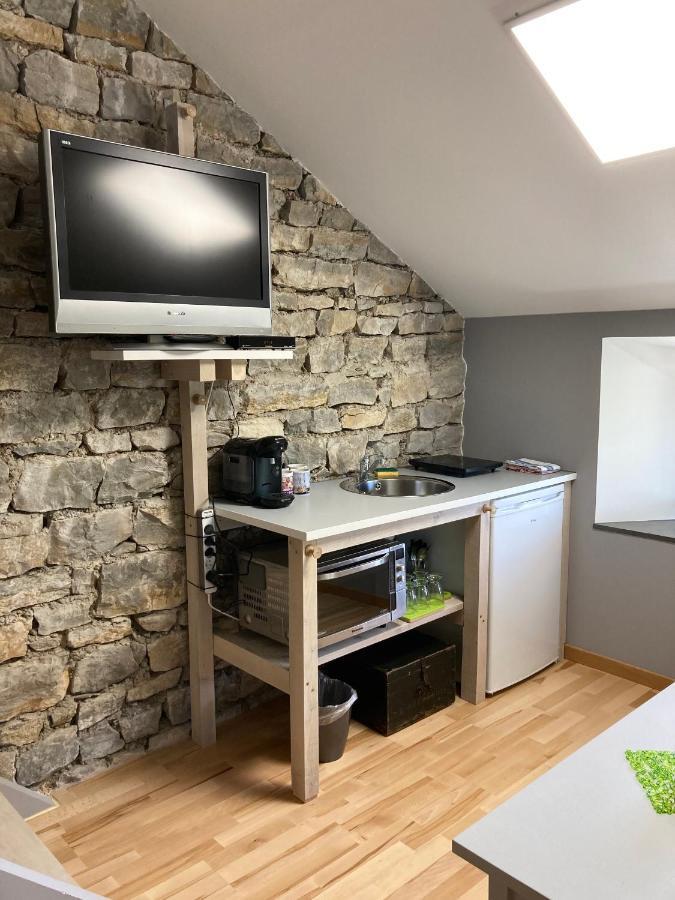 La Chambre Des Bobines Montigny-sur-l'Ain Exterior foto
